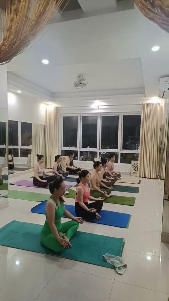 [🆕🇻🇳] Tố Trinh Yoga & Fitness  🧘 Top1Yoga 🤸🏻‍♀️  ƯU ĐÃI DÀNH RIÊNG CHO HỌC VIÊN MỚI 

Chị không giảm giá vì một ngày đặc biệt.

Chị giảm vì mong nhiều người có cơ hội bắt đầu hành trình chăm sóc sức khỏe