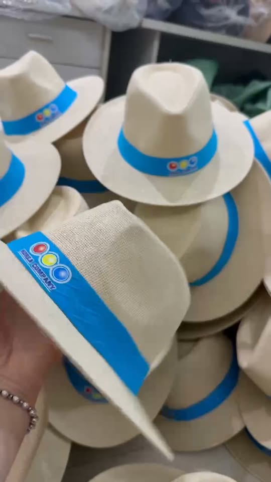 [🆕🇻🇳] Linh Chi Gift – Chuyên cung cấp Mũ, nón đồng phục và thời trang cao cấp [🆕Top1Vietnam🇻🇳] 🧸♥️️ Top1Gift 🎁  Tại sao nên chọn mũ cói từ xưởng Mũ Linh Chi
 – Form dáng đa dạng: Từ mũ cói vành rộng tiểu thư, mũ panama thanh lịch đến mũ nửa đầu năng động.
 – Cá nhân