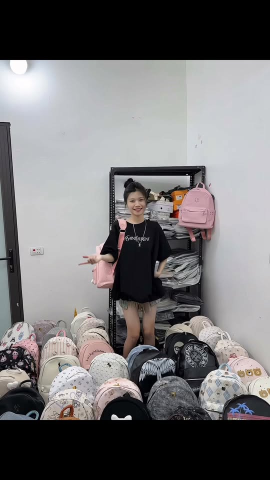 [🆕🇻🇳] Tran Thu Trang 👕 Top1Fashion 👗  Khoanh balo đi hoc nèo