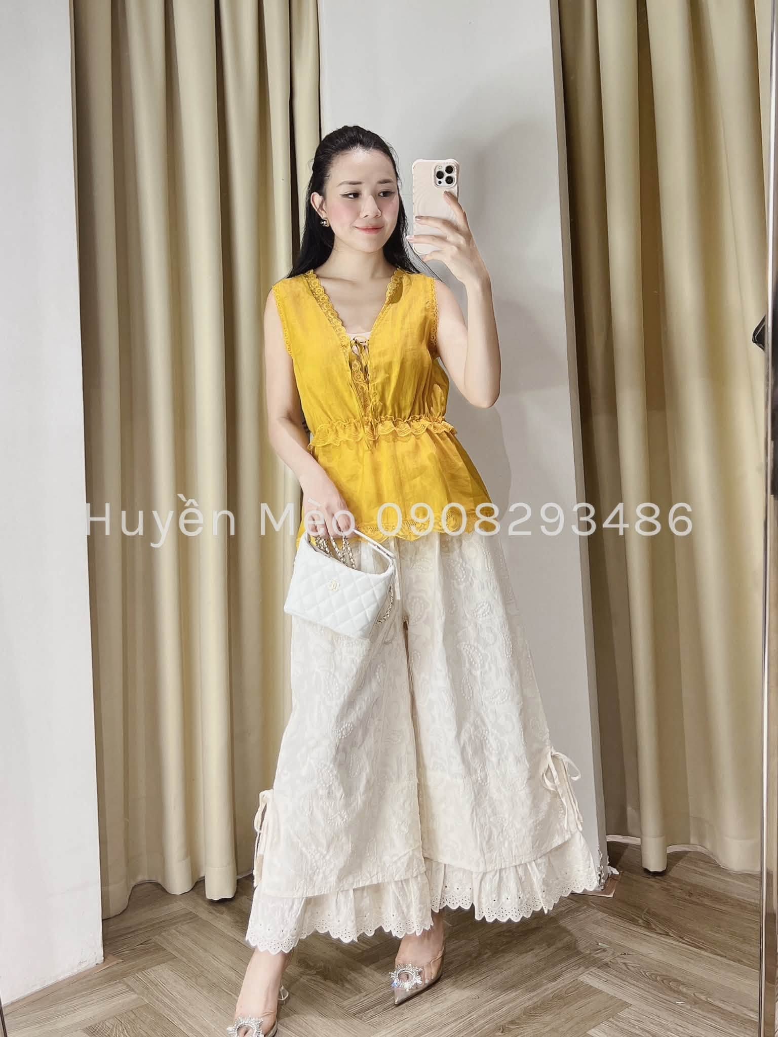 [🆕🇻🇳] TỔNG KHO ĐẸP SHOP 👕 Top1Fashion 👗  
Áo vàng xinh chưa ạ 
Chất mát form gọn vừa người mix suông rộng gấu bèo như này cũng cực kì xinh  
Áo #1050k quần #950k ạ