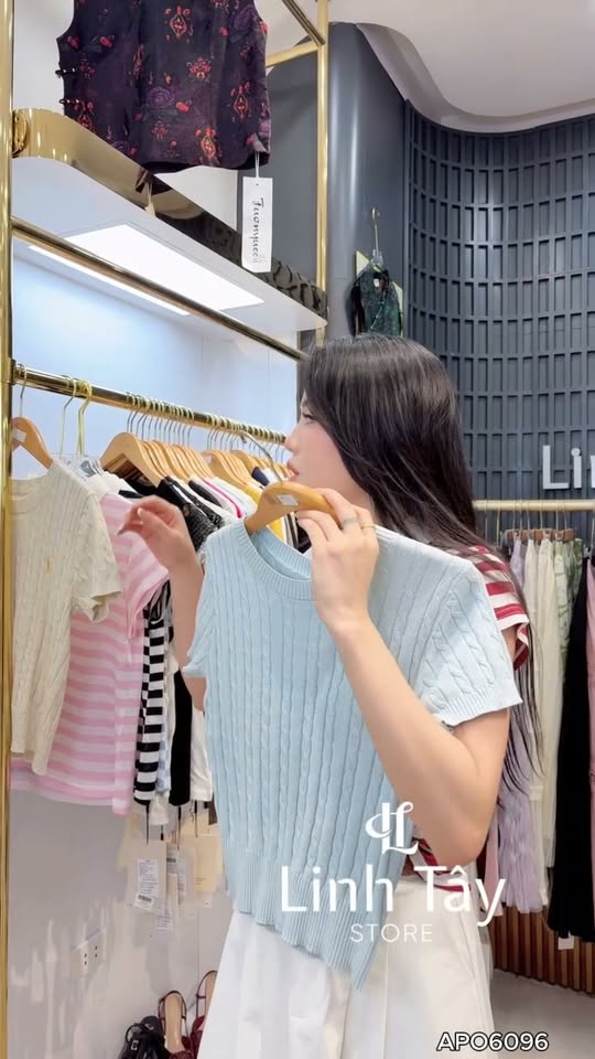 [🆕🇻🇳] LINH TÂY STORE – Cửa hàng quần áo nữ  👕 Top1Fashion 👗   Đẹp mê! Áo phông MCQM cao cấp 
 HÀNG SẴN 254 CẦU GIẤY – HÀ NỘI 
#LINHTAYSTORE #AKI6055
——————-
LIÊN HỆ: 
 Zalo:  0966683595 
 Linh Tây Store –