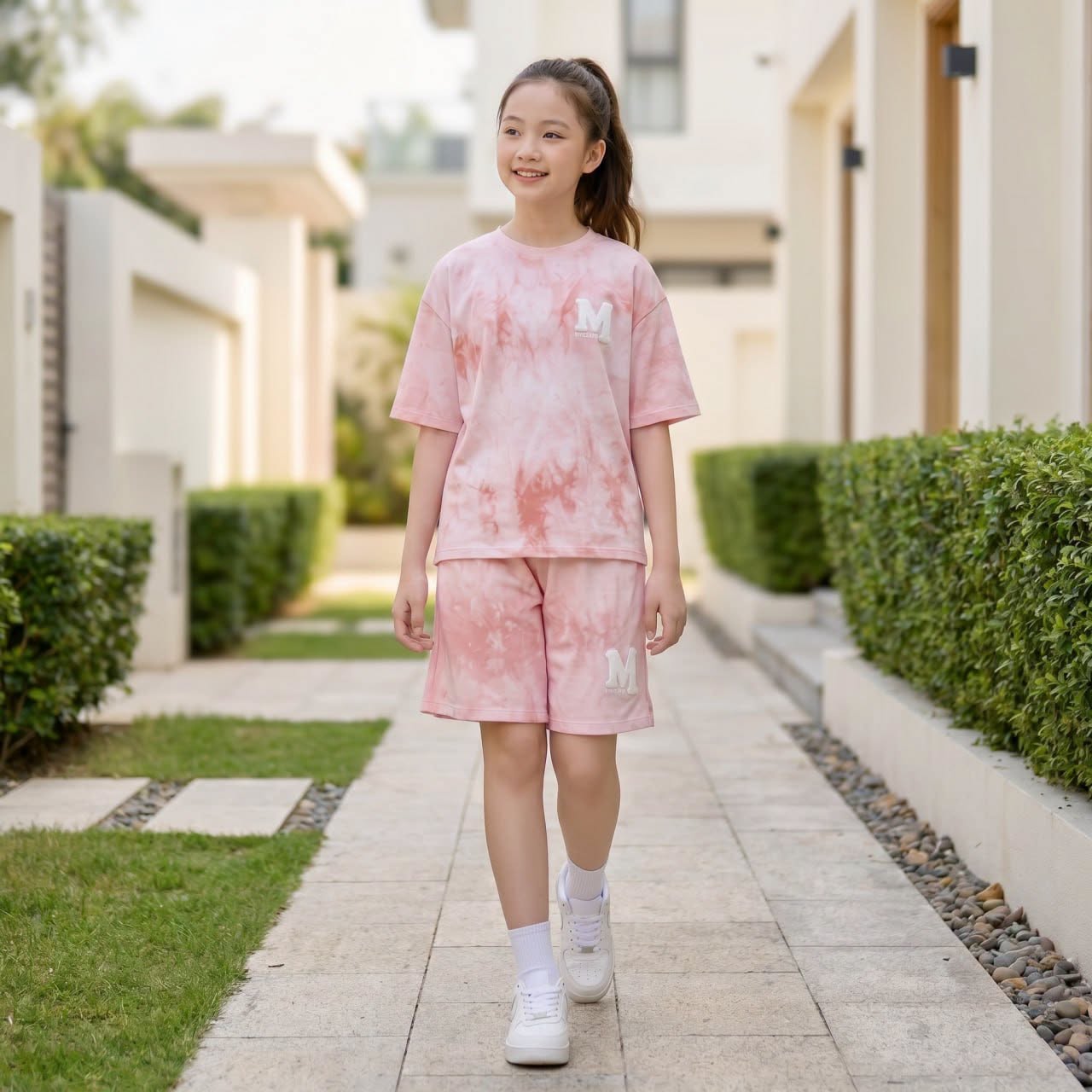 [🆕🇻🇳] Beeshop – ĐỒ ĐẸP CHO BÉ, GIÁ RẺ CHO MẸ [🆕Top1Vietnam🇻🇳]  🧑‍🧒👶  Set loang màu – đang hot cực mạnh

Không cần mix nhiều
Mặc lên là có vibe ngay

 Màu loang nhẹ – nhìn rất “Hàn”
 Form rộng – bé mặc thoải mái cả ngày
 In