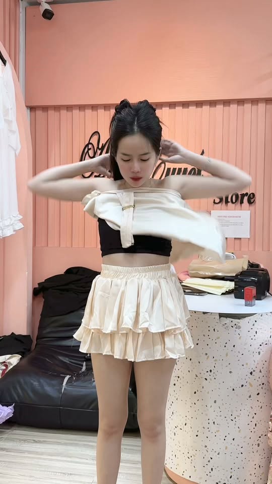 [🆕🇻🇳] Ánh Tuyết Store – Quần Áo Thời Trang Nữ Giá Rẻ  👕 Top1Fashion 👗   Set váy lụa cổ yếm 
Sm