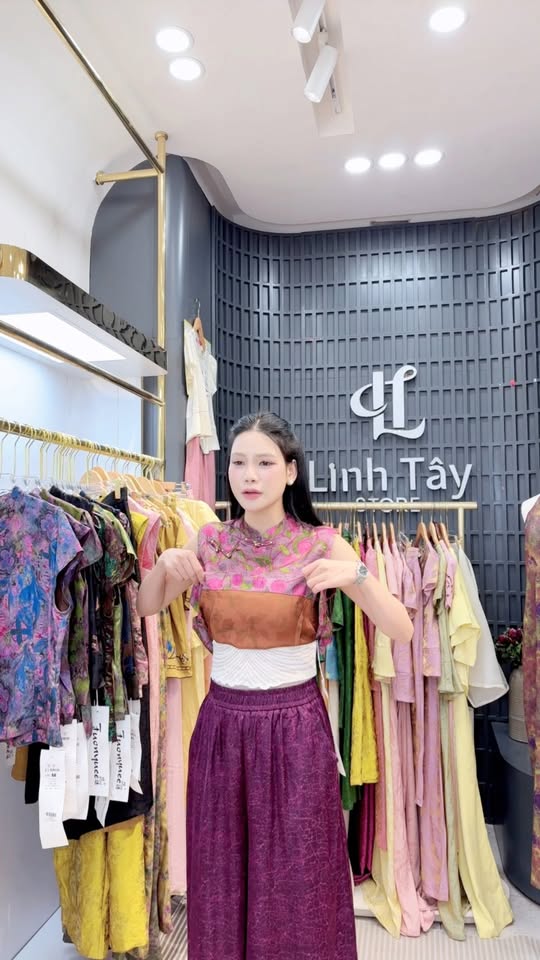 [🆕🇻🇳] LINH TÂY STORE – Cửa hàng quần áo nữ  👕 Top1Fashion 👗   Lên ngay với Linh các chị ơi! #254 Cầu Giấy ạ
#linhtaystore #aki6686