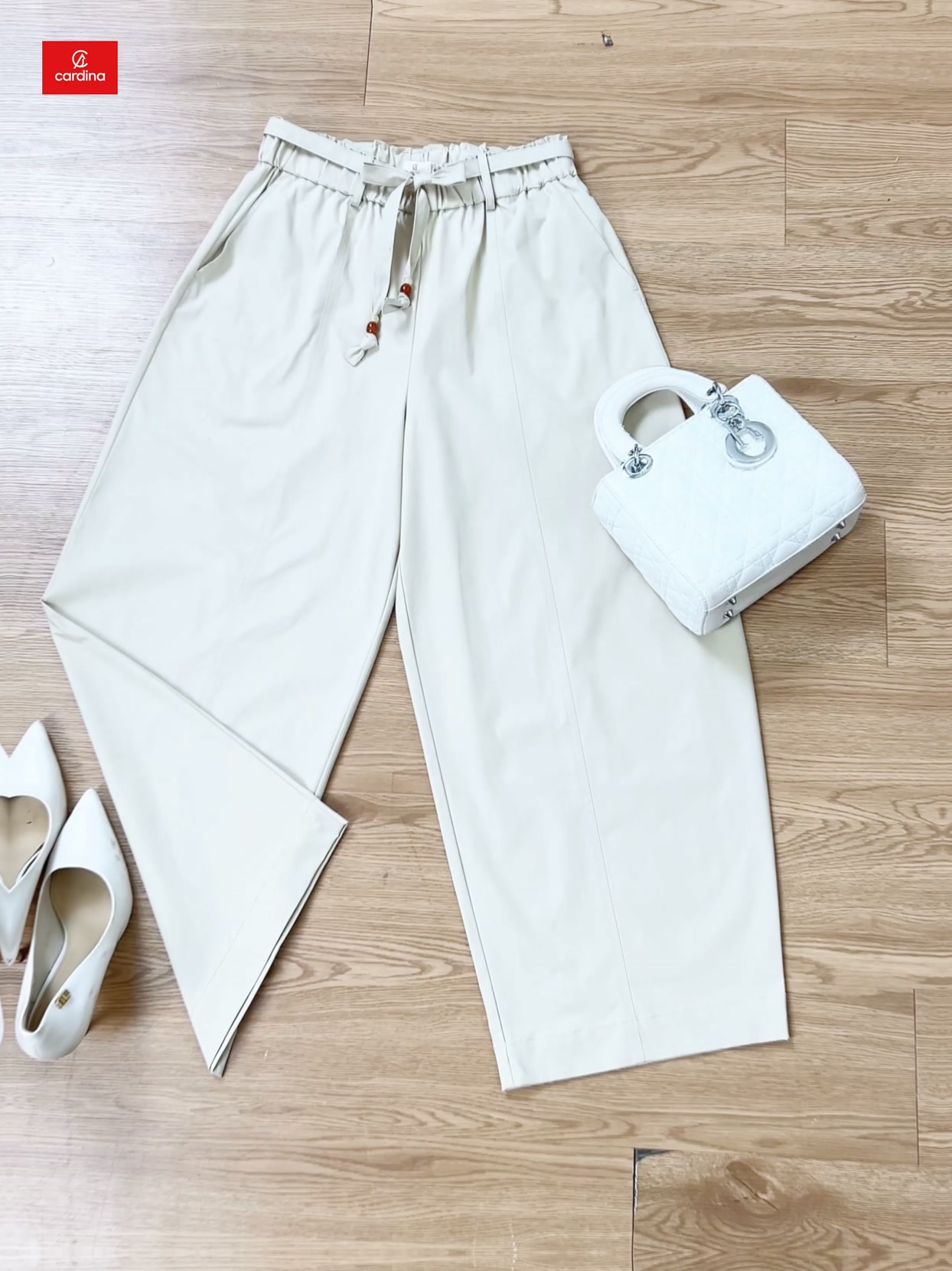 [🆕🇻🇳] Cardina – Chính hãng – Đẹp và Thoải mái mỗi ngày  👕 Top1Fashion 👗    Quần barrel kaki phối đai – Trẻ trung và năng động
Một thiết kế dành cho nàng yêu thích phong cách hiện đại. Với phom ống barrel thời thượng, tạo điểm nhấ